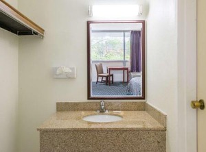 Days Inn | Arlington Heights