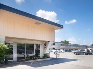 Days Inn | Hicksville