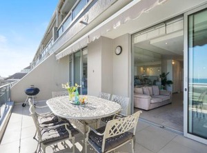 Dolphin Beach | Bloubergstrand