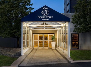 Doubletree | Pointe Claire