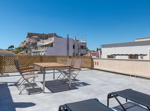 Downtown Cocoon Roof Deck | Plaka
