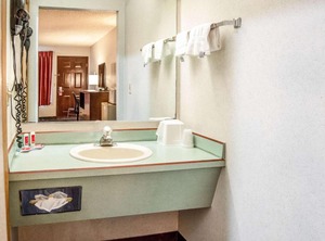 Travelodge | Jennings Lodge