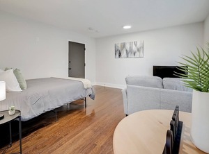 Frontdesk Walnut Hills | Walnut Hills