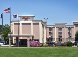 Hampton Inn Des | Greater South Side
