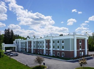 Hampton Inn Suites | Lenox