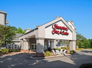 Hampton Inn Suites Newport Oyster Point | Central Newport News