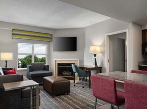 Hampton Inn Suites Newport Oyster Point | Central Newport News
