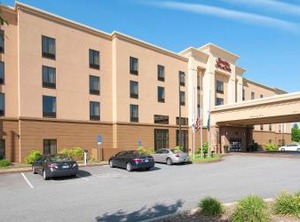Hampton Inn Suites | Seneca