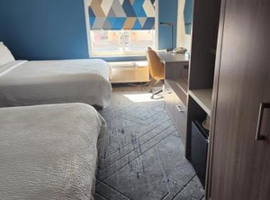 Holiday Inn Express Suites Alliance Ihg Hotel | Alliance