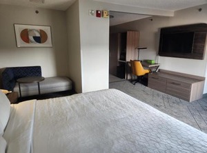Holiday Inn Express Suites Alliance Ihg Hotel | Alliance