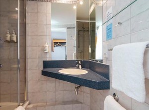 Holiday Inn Express Swindon West Ihg Hotel | Lydiard Tregoze