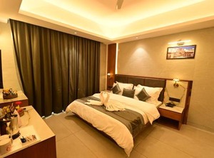 Hotel Ravine Palace | Lansdowne