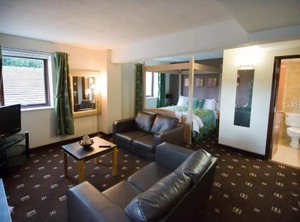 Wakefield Hotel St Pierre | Newmillerdam