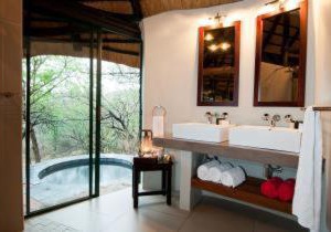 Leopard Mountain Safari Lodge | Jozini