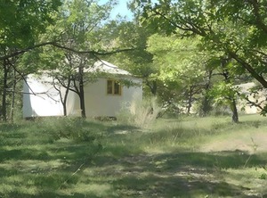 Yurt Swimming | Entrepierres