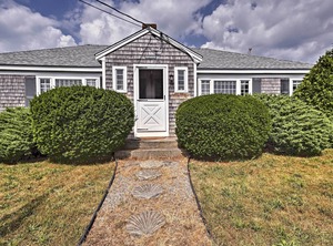 Cottage Craigville Beach | West Hyannisport