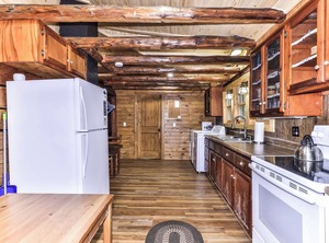 Hodge Podge Lodge Sand | Phelps