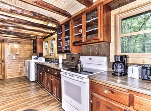 Hodge Podge Lodge Sand | Phelps