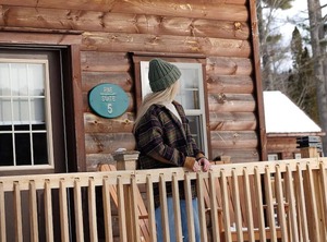 Lakeside Pine Cozy Log | Bethlehem