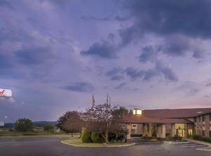 Red Roof Inn | Hermitage