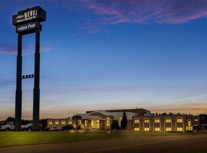 Revel Hotel Minot Surestay | Minot