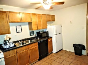 Hideaway Mins Downtown Stadiums | Midtown-Edmondson