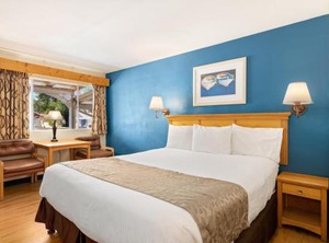Skylark Shores Resort | Lakeport