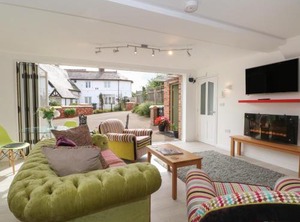The Lodge At Cross Cottage | Holt