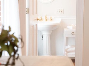 The Manor At Airmont | Round Hill
