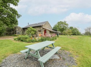 The Shippon Conwy | Henryd
