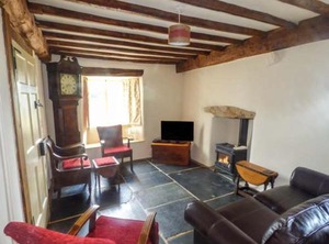 Llwyn | Llanelltyd