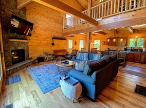 Log Cannon Mountain Attractions Table | Bethlehem