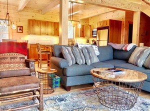 Log Cannon Mountain Attractions Table | Bethlehem