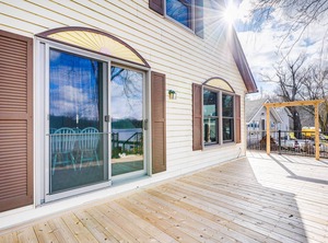 Waterfront Cottage Deck Dragon | Coldwater
