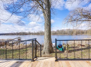 Waterfront Cottage Deck Dragon | Coldwater