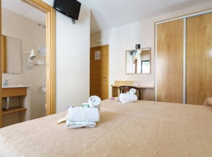 Bienvenido Al Hostal Costabella | Fuengirola