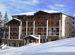 Resort Terrace Ski Locker | Selonnet