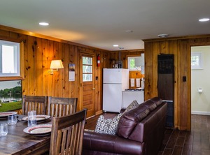 Lakeside Cottage Fishing Boats Property | Gwinn