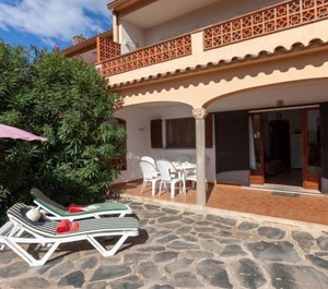 Adelfa Apt 