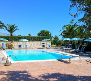 Con Piscina Vicino Al Mare 
