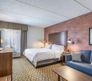 Burrstone Inn Hotel 