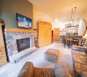 Arapahoe Lodge 