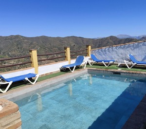 Tranquil Mountains Terrace 