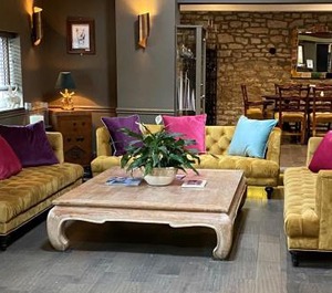 Pettifers Hotel 
