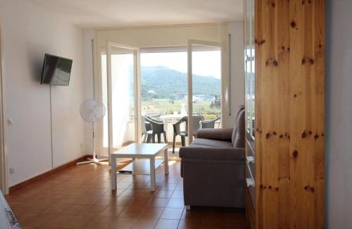 Port de la Selva Apartment | Ático confortable, à 20m de la plage La Ribera, avec terrasse, parking et Wifi, pour 4 personnes - ES-228-56