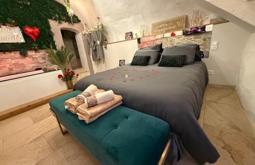 Auriol Hotel | Évasion duo, Suite Atypique privative, Hammam & Balnéo