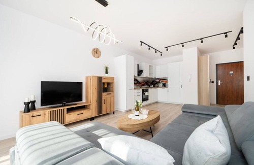 Srodmiescie Apartment | Łódź Pomorska Apt - 50m2 with Balcony - by Rentujemy