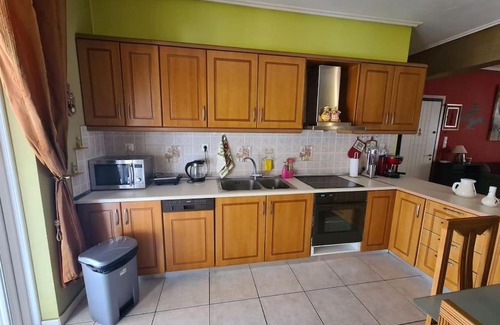 Korydallos Apartment | Άνετο, μεγάλο σπίτι κοντά στο μετρό