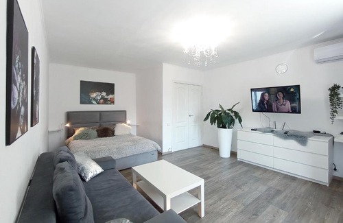 Mykolaiv Apartment | Біла 1 к Сіті центр 4 поверх ліфт вікна на парк