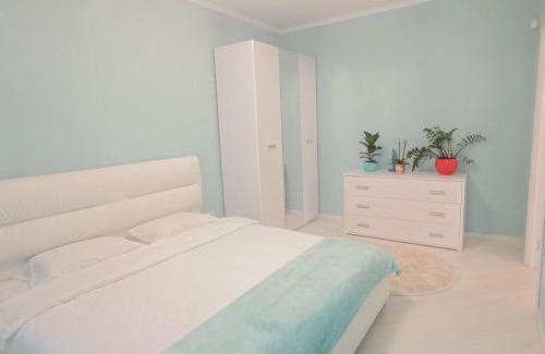 Dniprovs'kyi District Apartment | Біленька квартира в ЖК Комфорт Таун